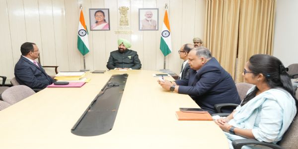 राज्यपाल के समक्ष ‘विधि सहयोगी’ एप का प्रस्तुतीकरण, आमजन को मिलेगी सरल कानूनी सहायता