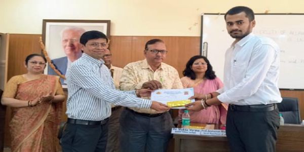 इविवि : वाद-विवाद स्पर्धा में भाष्कर प्रथम, अतिया द्वितीय व सचिन तृतीय