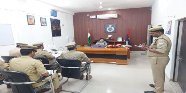 नवागत डीसीपी गोमती जोन ने थाना प्रभारियों संग की परिचयात्मक बैठक, समीक्षा