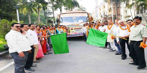 तीर्थयात्रियों का दल श्रीरामलला दर्शन हेतु अयोध्याधाम के लिये रवाना