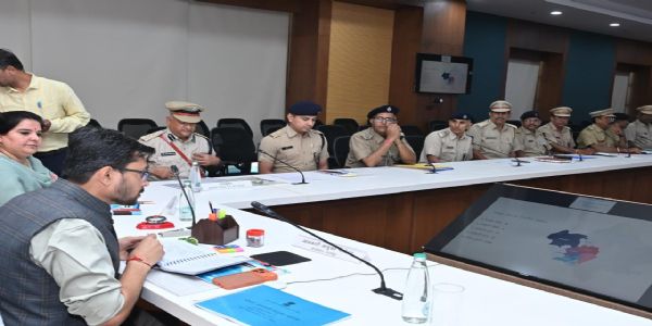 कमजोर प्रदर्शन पर आबकारी अधिकारियों पर होगी कार्रवाई: आयुक्त