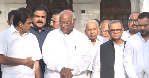 पत्रकार वार्ता में इंडी गठबंधन के नेता