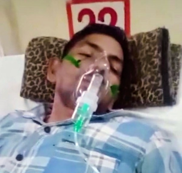 अस्पताल में उपचाराधीन वह युवक जिसने थाने की दूसरी मंजिल से चलांग लगा कर कूदा