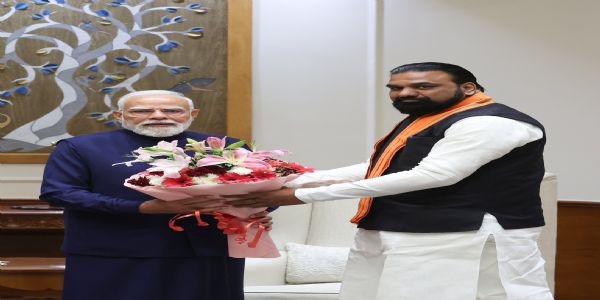 प्रधानमंत्री नरेन्द्र मोदी और बिहार के मुख्यमंत्री सम्राट चौधरी (फाइल फोटो)