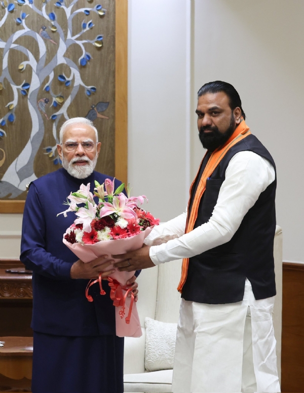 प्रधानमंत्री नरेन्द्र मोदी और बिहार के मुख्यमंत्री सम्राट चौधरी (फाइल फोटो)