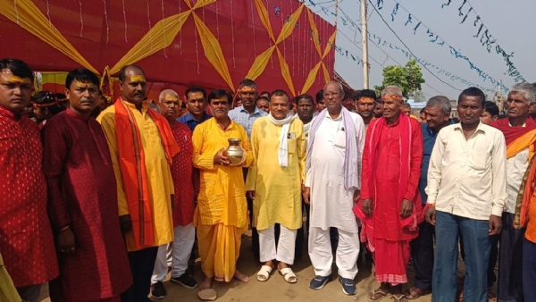 बेतिया मे प्राण प्रतिष्ठा को लेकर निकली कलश यात्रा, 501 कन्याओं ने लिया भाग।