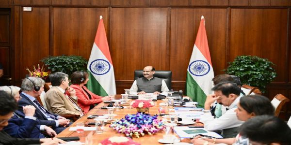 लोकसभा अध्यक्ष ओम बिरला फ्रांस की सीनेट के फ्रांस-भारत अंतर-संसदीय मैत्री समूह के शिष्टमंडल से मुलाकात करते हुए।