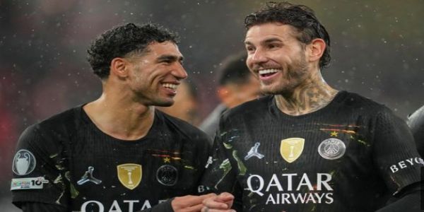 पीएसजी के अशरफ़ हकीमी (बाएँ) और लुकास हर्नांडेज़ पीएसजी के अशरफ़ हकीमी (बाएँ) और लुकास हर्नांडेज़