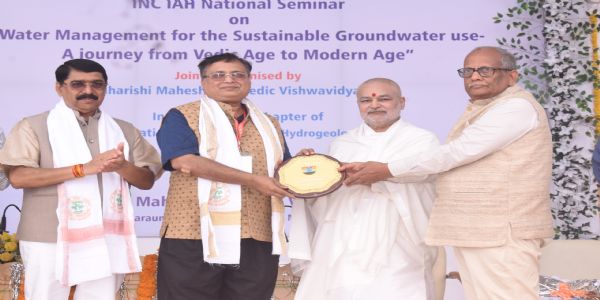 आई आई टी खड़गपुर के प्रोफेसर अभिजीत मुखर्जी आई आई टी खड़गपुर के प्रोफेसर अभिजीत मुखर्जी