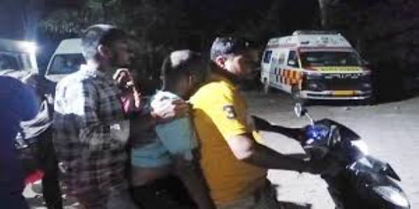 सीधी में स्वास्थ्य व्यवस्था पर सवाल, स्कूटी से ले जानी पड़ी लाश, अस्पताल में इलाज न मिलने का आरोप, वीडियाे वायरल