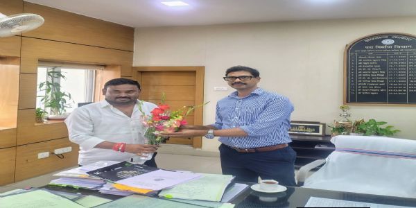 (अपडेट) महापौर ने सचिव से मिलकर विकास के लिए मांगा सहयोग