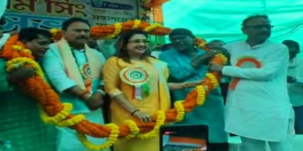 चुनाव 26 : सांसद शताब्दी रॉय ने तृणमूल उम्मीदवार हरे राम सिंह के समर्थन में जनसभा की