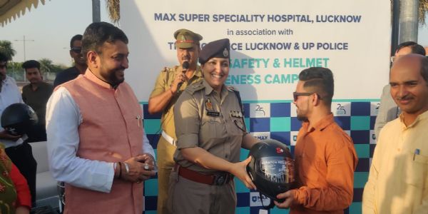 वाहन चलाते समय जरूर पहने हेलमेट : डीसीपी यातायात