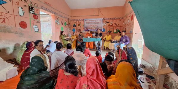 बाल विवाह पर रोकथाम को लेकर आंगनबाड़ी केंद्र पर जागरूकता कार्यक्रम