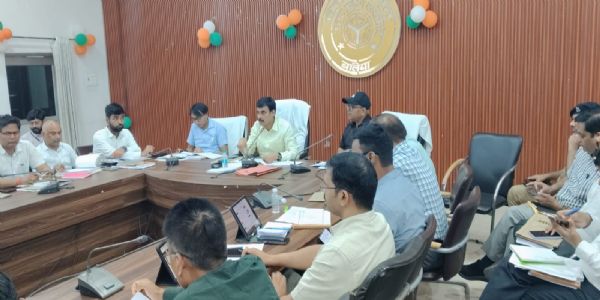 जनगणना में प्रशिक्षण के बाद कर्मियों काे देनी हाेगी परीक्षा : जिलाधिकारी