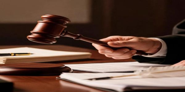 बीमा कंपनी की मनमानी पर आयोग का सख्त रुख, भुगतान करने के निर्देश