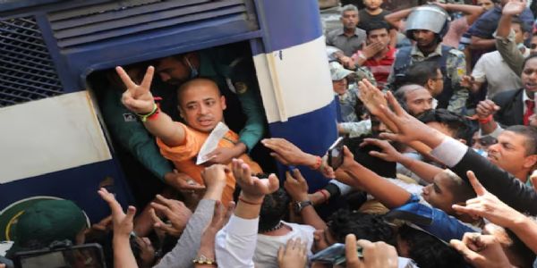 हिंदू संत चिन्मय कृष्ण दास ब्रह्मचारी को साल 2024 में गिरफ्तार किया गया था। फोटो - ढाका ट्रिब्यून