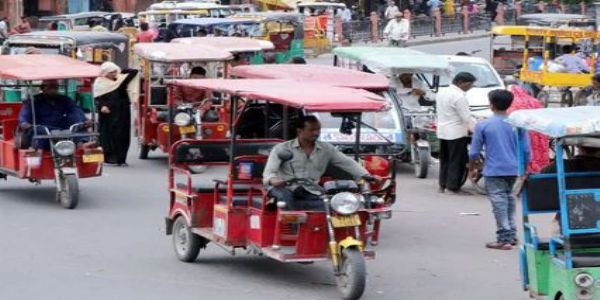 जयपुर में ई-रिक्शा संचालन पर लगाम: क्यूआर और कलर कोडिंग से होगी निगरानी