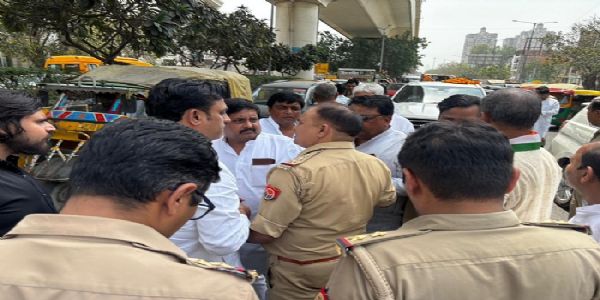 सरकार जनसरोकार के मुद्दों से भटका रही ध्यान: अजय राय