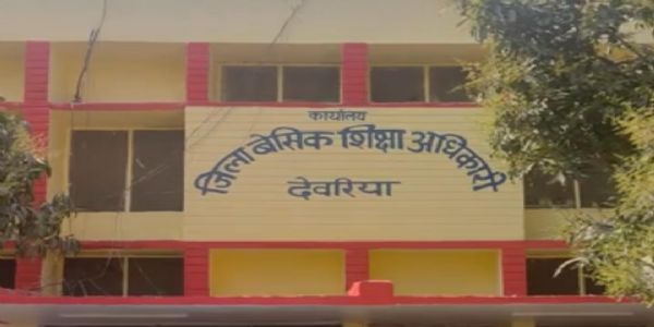 देवरिया में नियमों की अनदेखी कर चल रहे स्कूलों को नोटिस