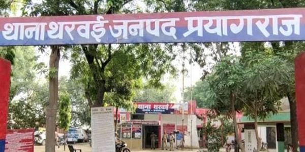 ट्रक की टक्कर से मोटरसाइकिल सवार युवक की मौत, दो घायल