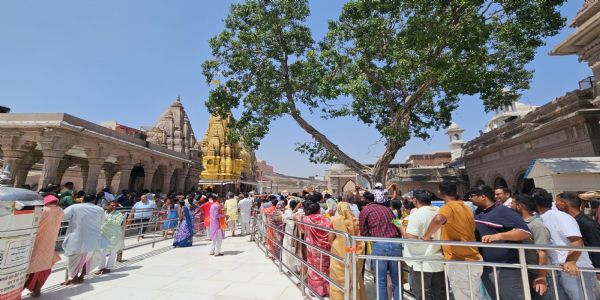 बाबा विश्वनाथ को भीषण गर्मी से शीतलता प्रदान करने के लिए लगेगा जलधारी फव्वारा