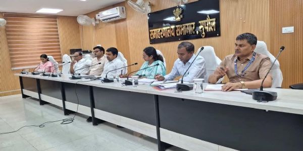 वाइब्रेंट विलेज प्रोग्राम-II को लेकर सुपौल में समीक्षा बैठक