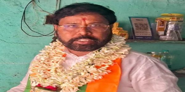 भाजपा प्रत्याशी की निर्वस्त्र तस्वीरें बसों पर चिपकाने का आरोप, निर्वाचन आयोग से शिकायत