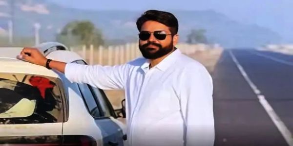 डंपर-कार टक्कर में डॉक्टर की मौत, साथी गंभीर घायल