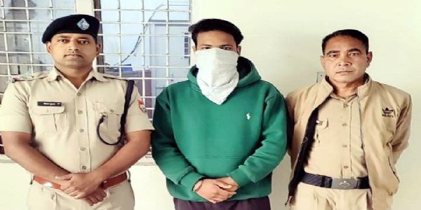 ऑपरेशन प्रहार के तहत फरार वारंटी गिरफ्तार