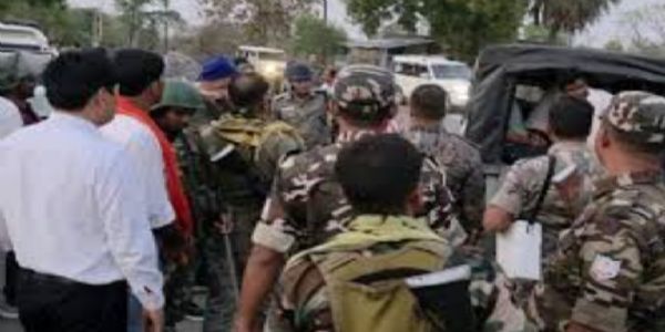 गढ़वा पुलिस पर पथराव मामले में 80 नामजद और 400 अज्ञात पर केस, 14 गिरफ्तार