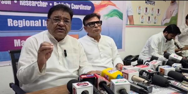 महिला आरक्षण के मुद्दे पर केंद्र सरकार अपनी मंशा स्पष्ट करे: मुकेश नायक