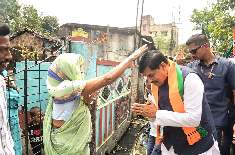 मप्र के मुख्यमंत्री ने पश्चिम बंगाल में भाजपा प्रत्याशियों के समर्थन में किया घर-घर संपर्क