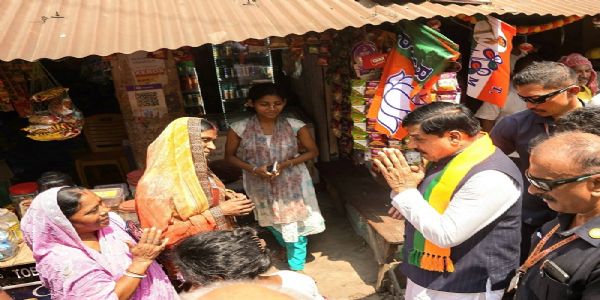 मप्र के मुख्यमंत्री ने पश्चिम बंगाल में भाजपा प्रत्याशियों के समर्थन में किया घर-घर संपर्क