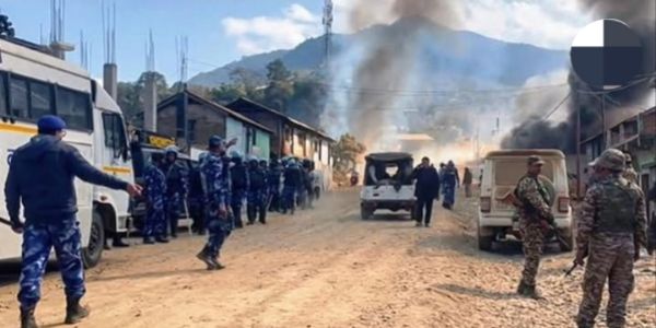 मणिपुर में एनएच-202 पर दो की गोली मारकर हत्या के बाद की तस्वीर।