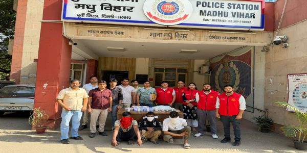 मधु विहार में एक करोड़ की चोरी का खुलासा, पांच आरोपित गिरफ्तार