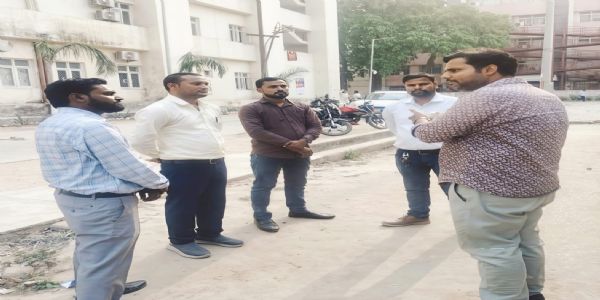 जनपद देवरिया में नि:शुल्क 108 एवं 102 एंबुलेंस सेवाओं की गुणवत्ता जांच के लिए क्वालिटी टीम ने किया औचक निरीक्षण