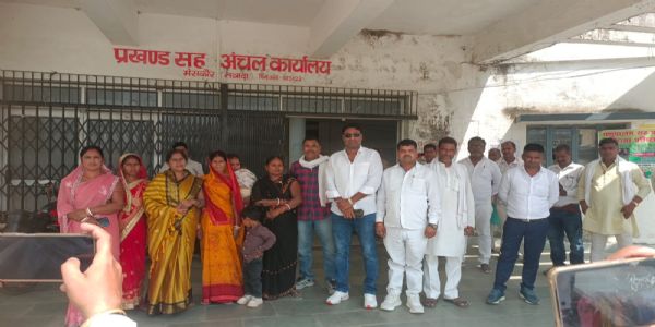 मेसकौर प्रखंड प्रमुख के खिलाफ अविश्वास प्रस्ताव पारित, 10 मतों से गई कुर्सी