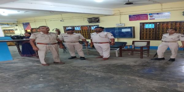 सारण पुलिस ने होटलों और बैंकों में सघन जांच अभियान चलाया