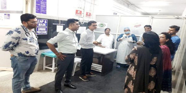 भोपालः रात 12 बजे सिविल अस्पताल पहुंची सीएमएचओ कार्यालय की टीम