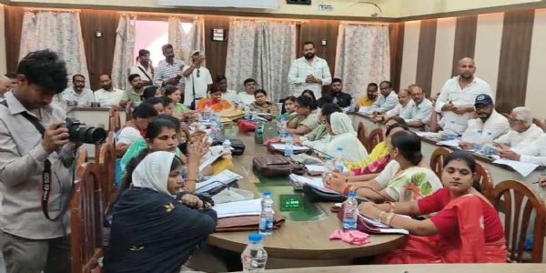 हंगामेदार रही नगर निगम बोर्ड की बैठक