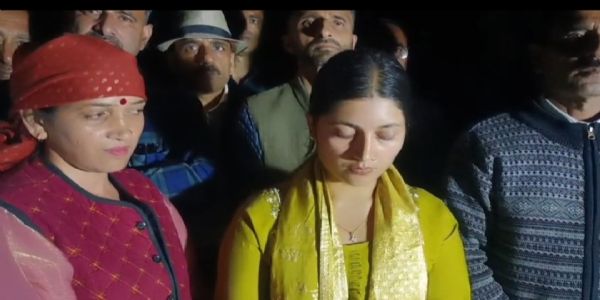 सैनिकों पर टिप्पणी विवाद में इशिता पुंडीर ने मांगी माफी, शिकायत वापस