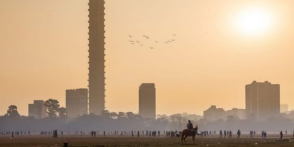 दक्षिण बंगाल में गर्म और उमस भरा मौसम, कुछ जिलों में आंधी-बारीश की संभावना