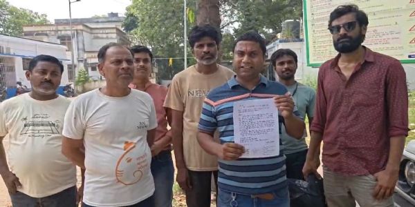 गैस एजेंसी की मनमानी से परेशान उपभोक्ताओं ने एसडीओ से लगाई गुहार