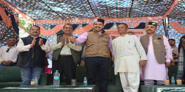 कंगना को हिमाचल की महिला विधायकों की संख्या तक नहीं मालूम :विक्रमादित्य सिंह