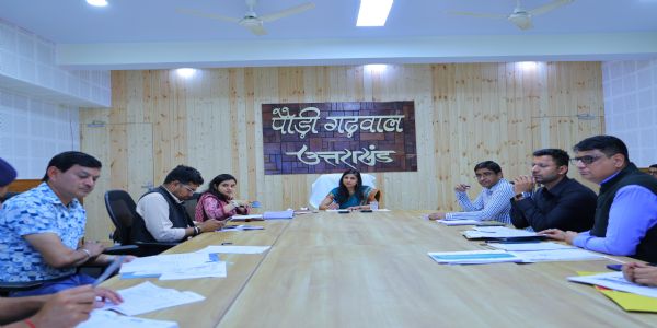 दुर्घटना संभावित स्थलों को करे चिन्हित:डीएम