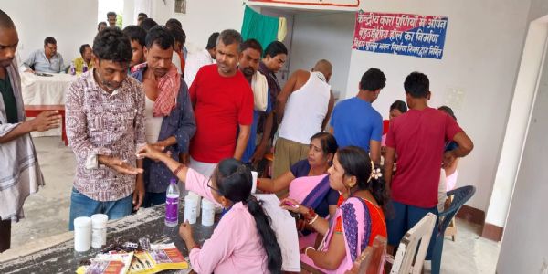 केंद्रीय कारा पूर्णिया में कैदियों को फाइलेरिया रोधी दवा दी गई, स्वास्थ्य जांच भी हुई