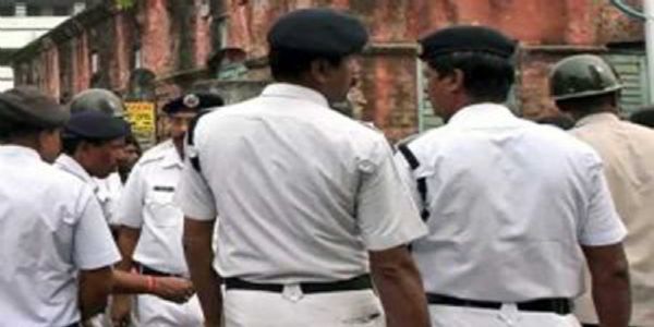 बैलेट मतदाताओं को प्रभावित करने के आरोप में पुलिस कांस्टेबल निलंबित