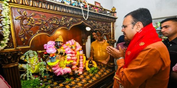 प. बंगाल में मारवाड़ी वोट बैंक साधने उतरे मुख्यमंत्री, कालीघाट मंदिर में पूजा से की चुनावी शुरुआत