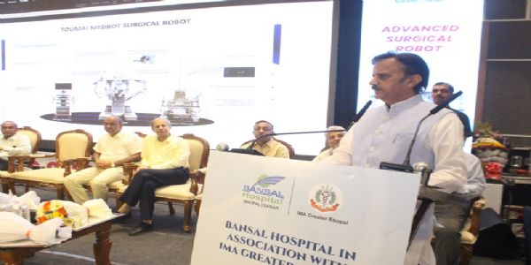 अत्याधुनिक उपकरण स्वास्थ्य सेवाओं को प्रभावी एवं सटीक बनाने में सहायक :उप मुख्यमंत्री शुक्ल